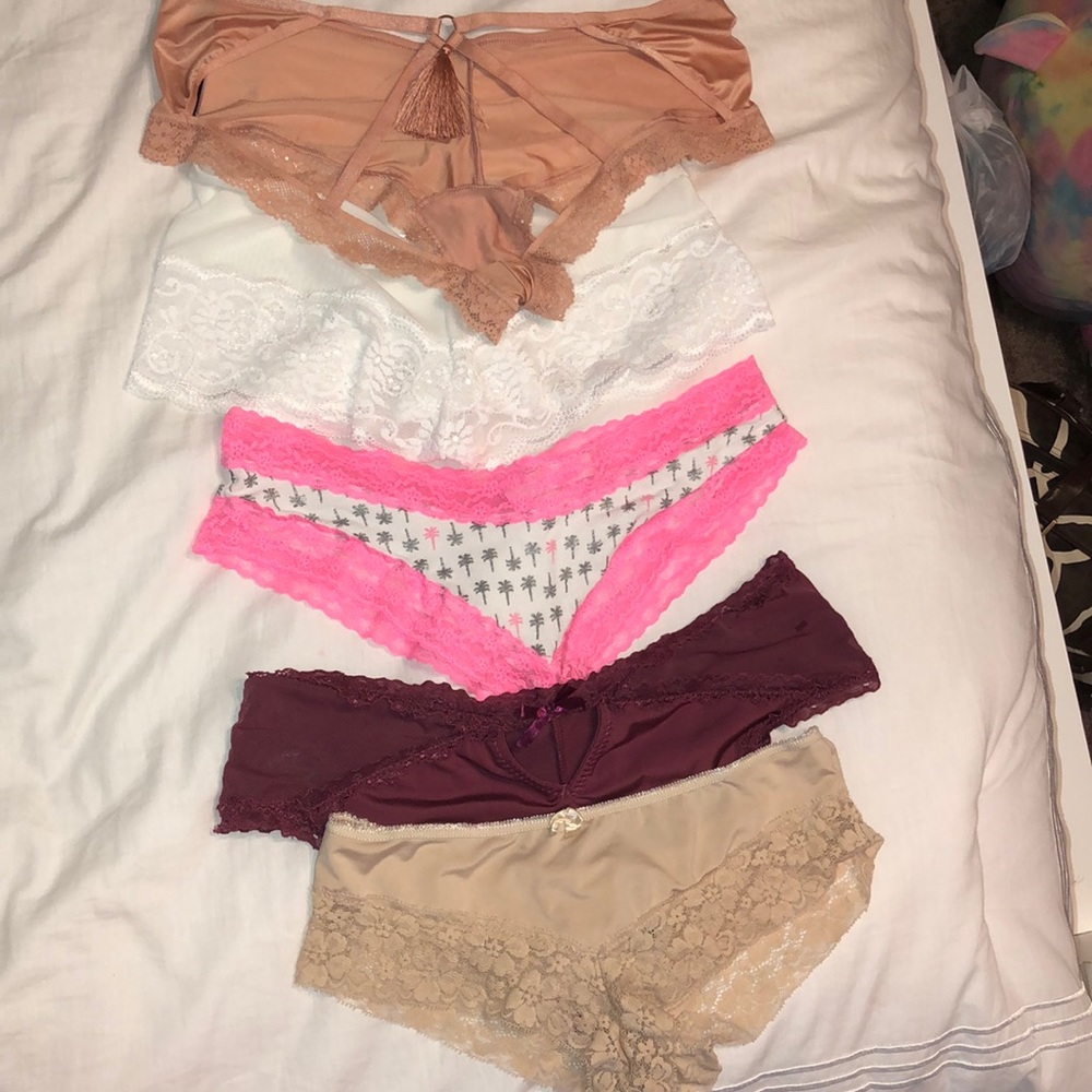 BUNDLE 💗 5 Cute panties for $6